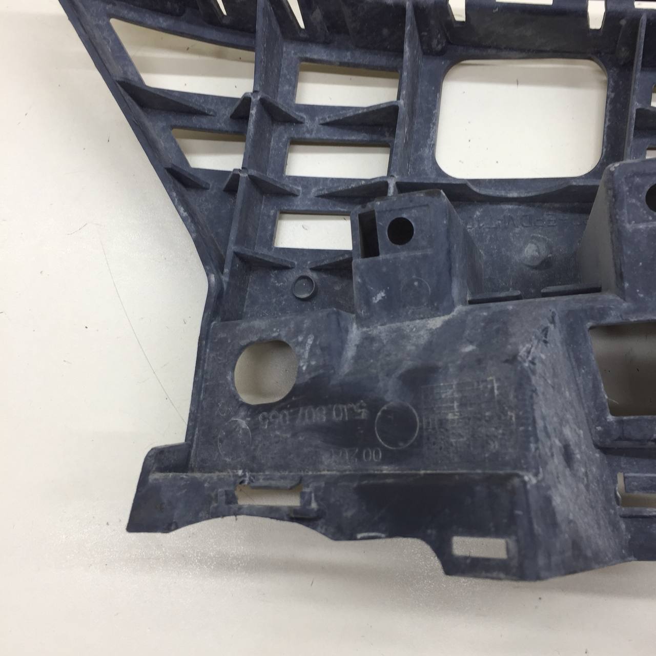 Кронштейн переднего бампера левый Skoda Fabia (5J) 2007-2014