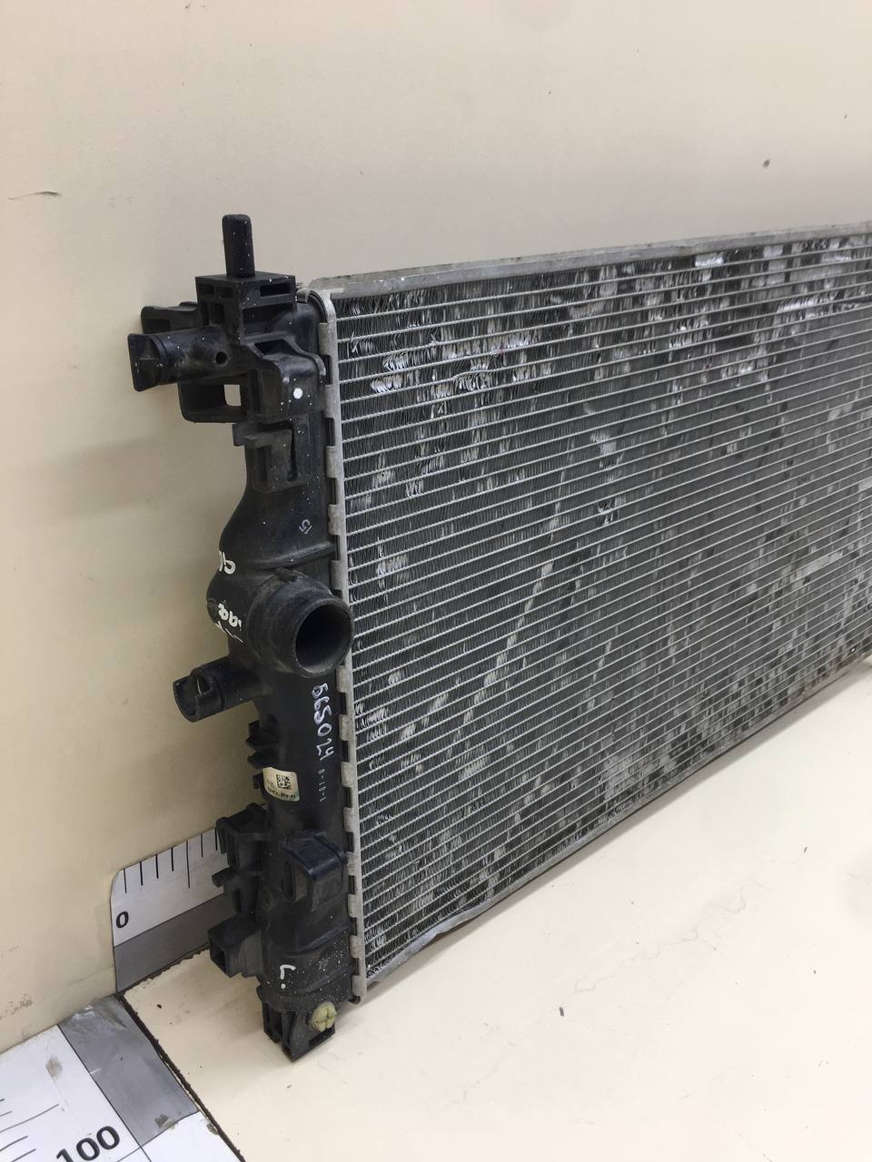 Радиатор охлаждения двигателя Opel Astra J 2010-2017