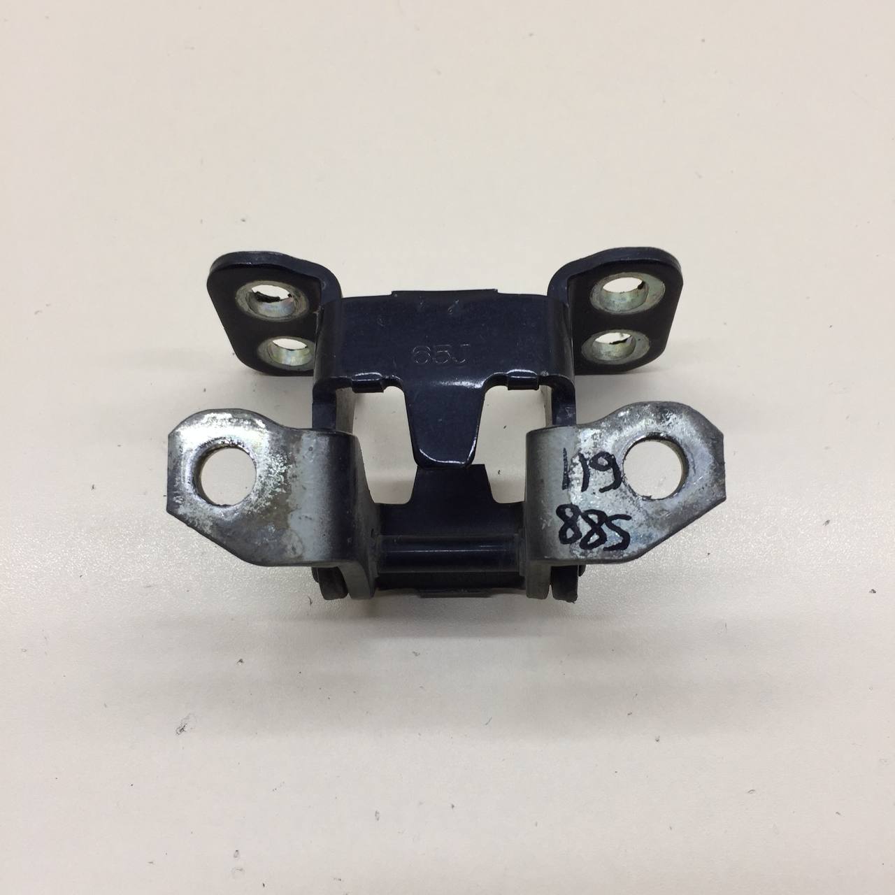 Петля двери багажника Suzuki Grand Vitara 2005-2015