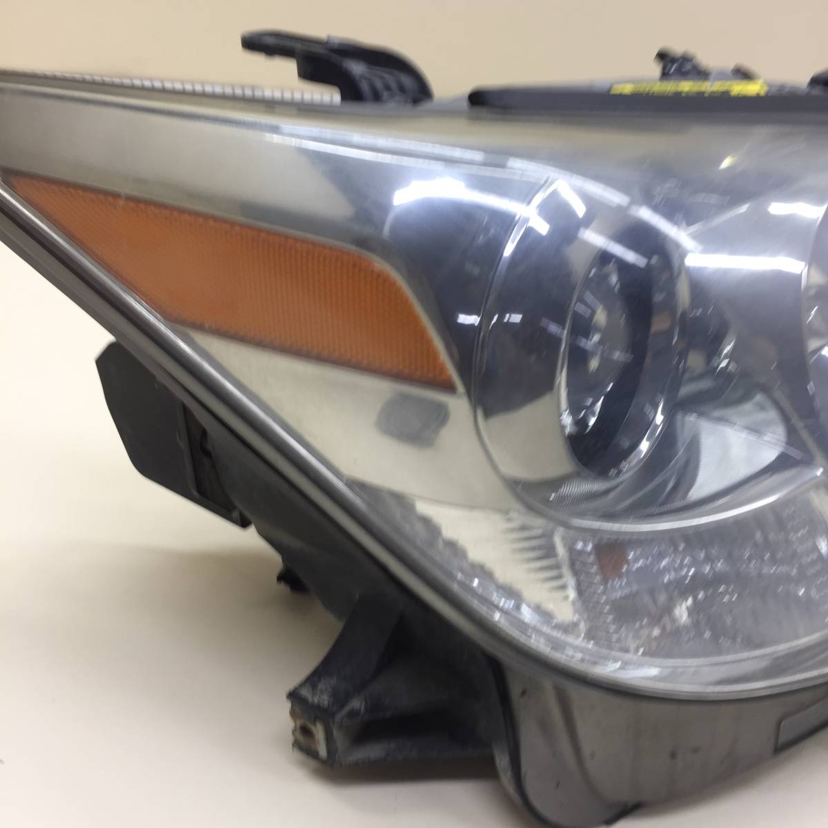 Фара правая Lexus LX570 (J200) 2007-2015