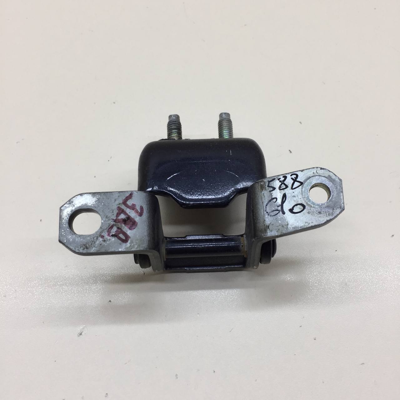 Петля двери задней правой верхняя Suzuki Grand Vitara 2005-2015