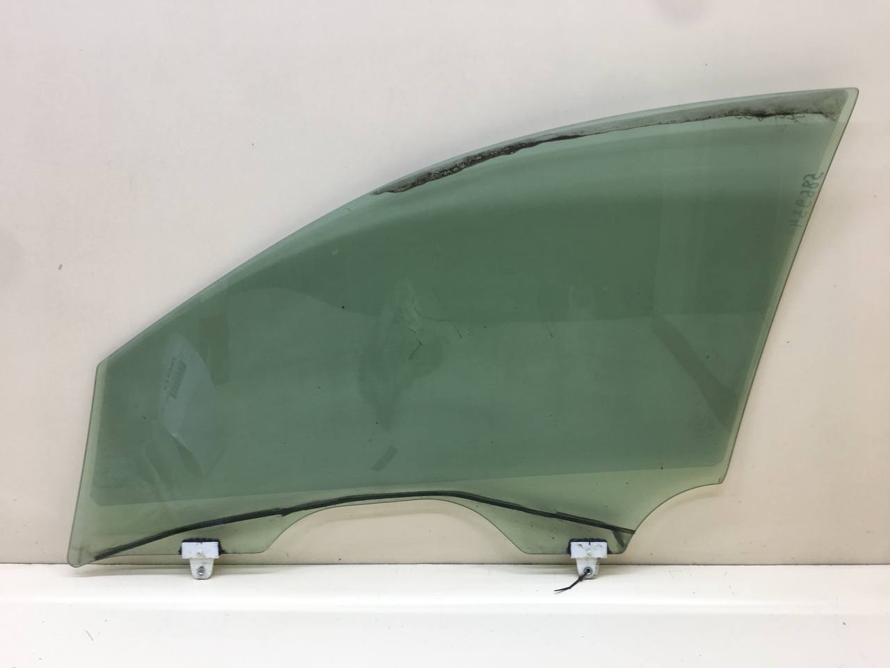 Стекло двери передней правой Nissan Skyline (V36) 2006-2014