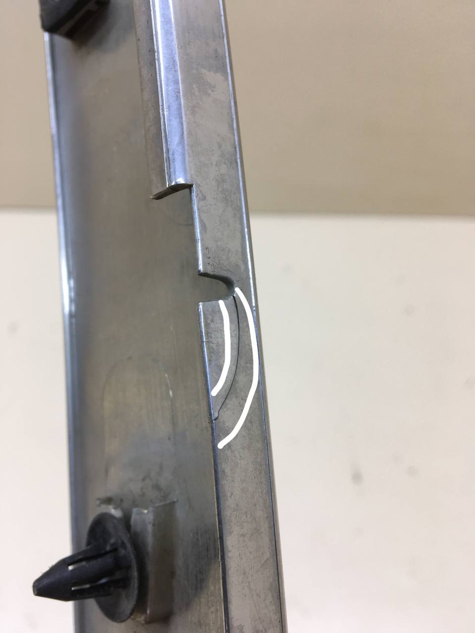 Накладка крышки багажника Renault Symbol (2) 2008-2012