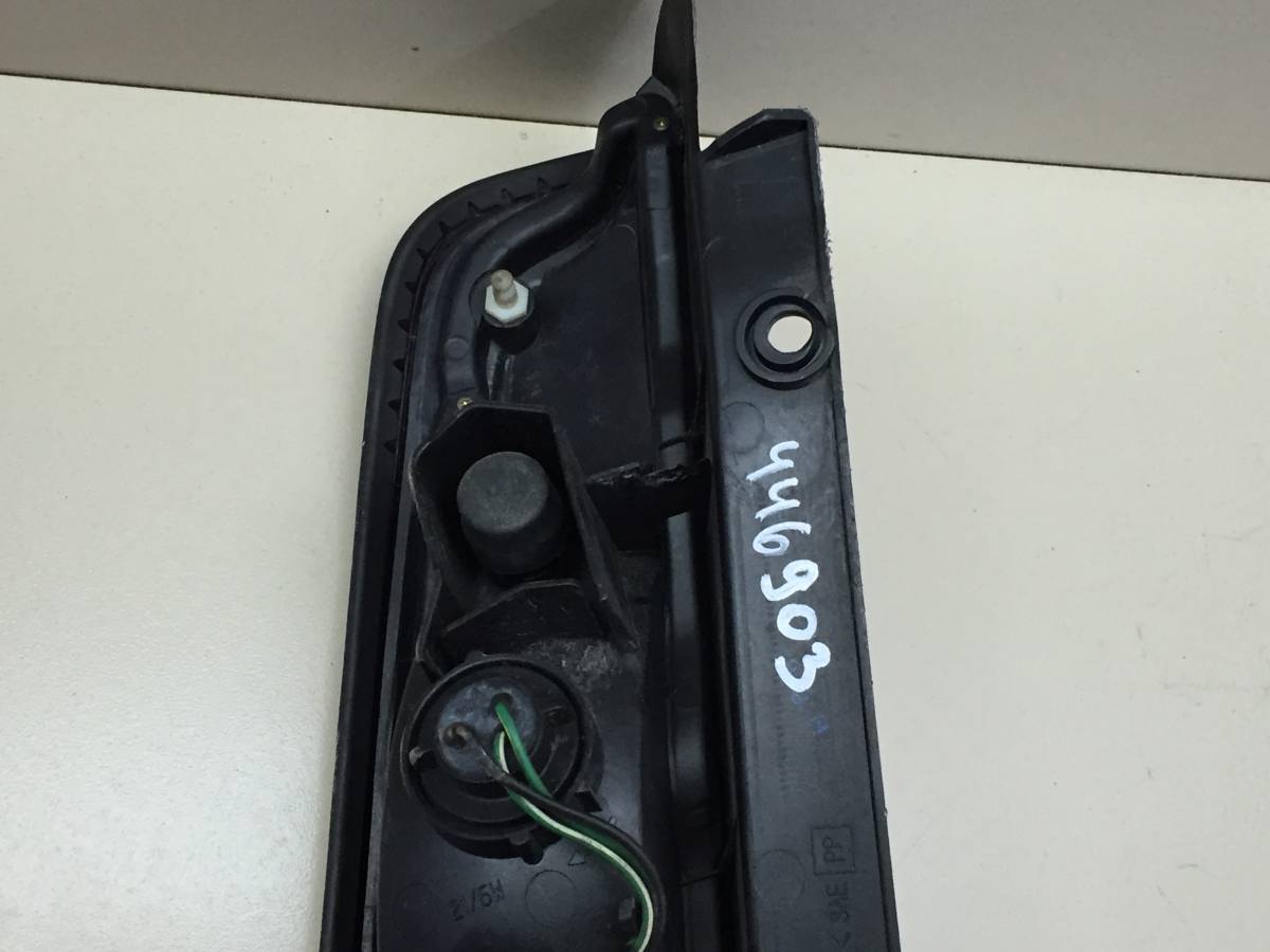 Фонарь задний правый Nissan Cube (Z10) 1998-2002