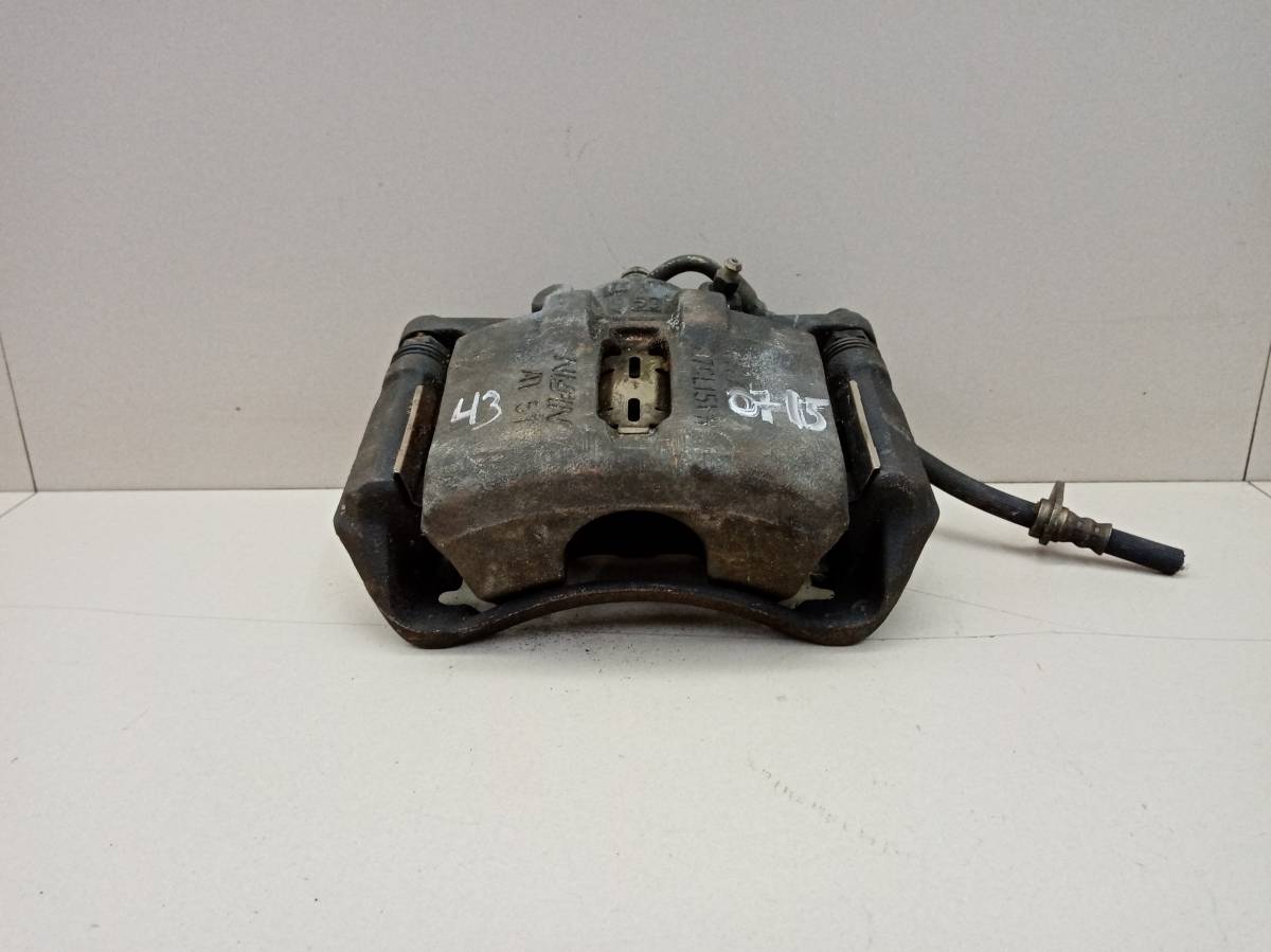 Суппорт передний левый Honda Stepwgn 2001-2005