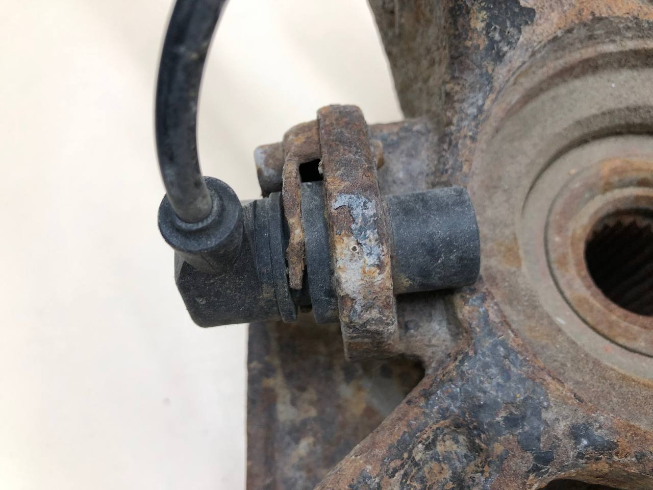 Кулак поворотный передний левый Chevrolet Aveo T250 2005-2011