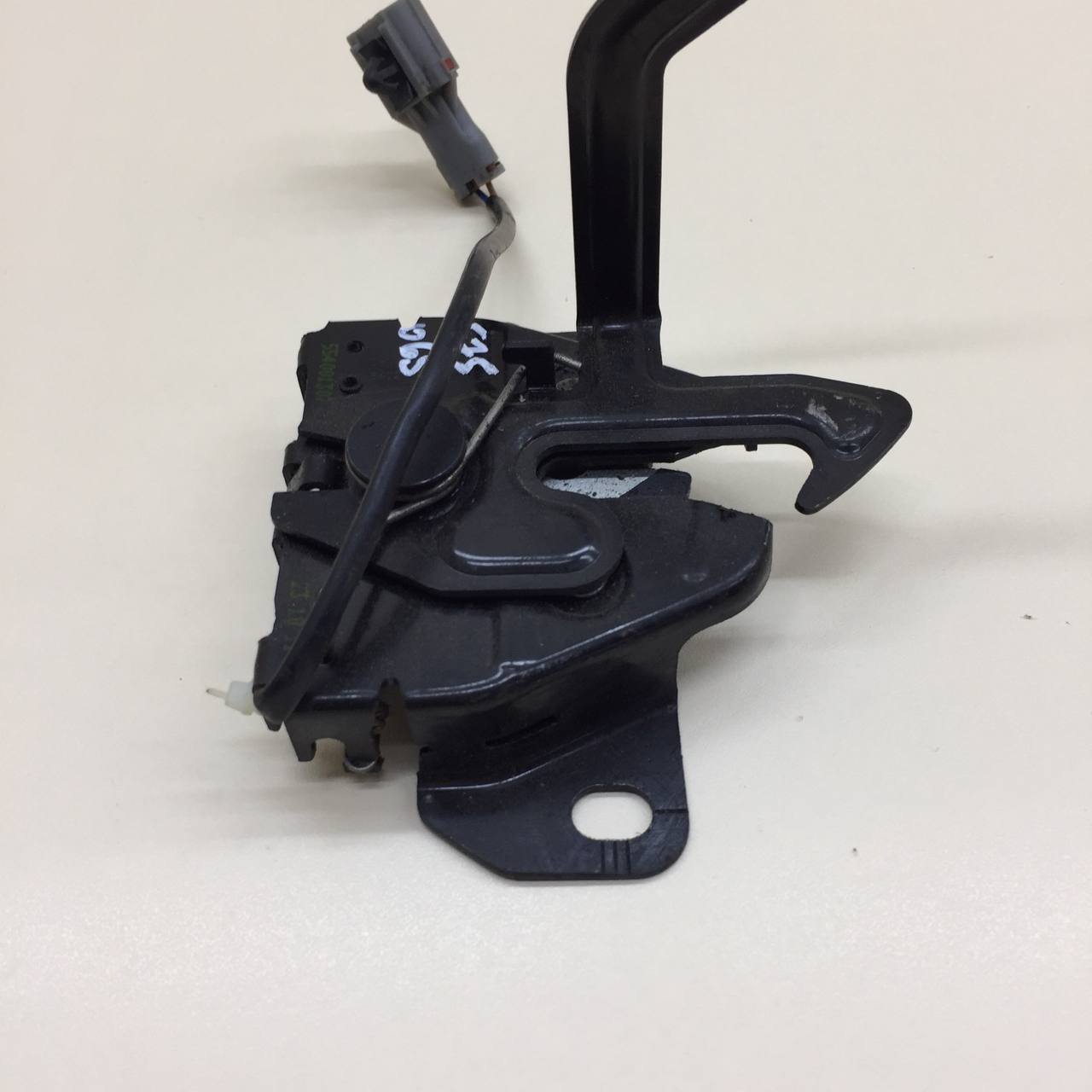 Замок капота Chery Tiggo 7 Pro Max 2022 >