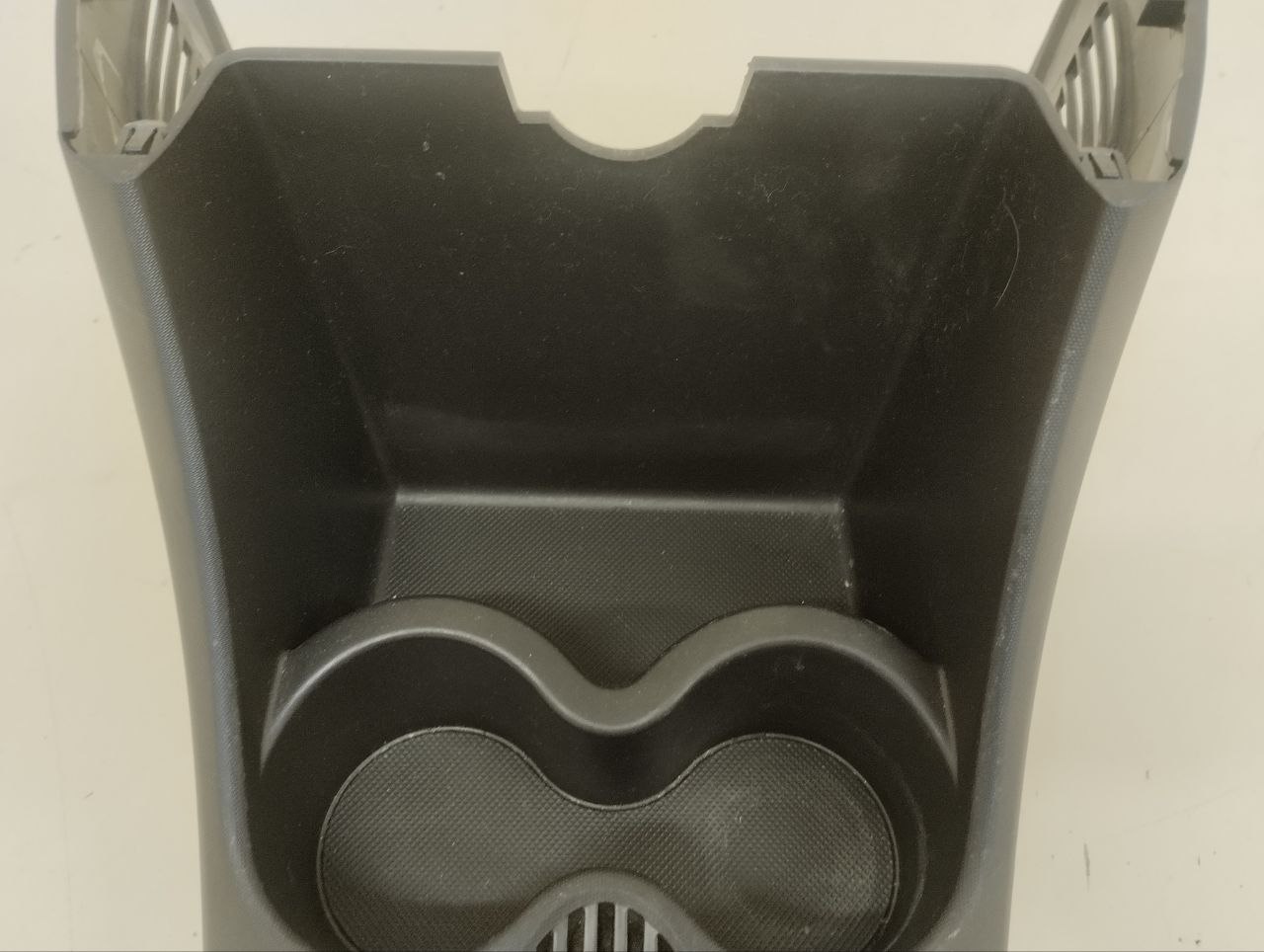 Консоль центральная Peugeot 107 2006-2014