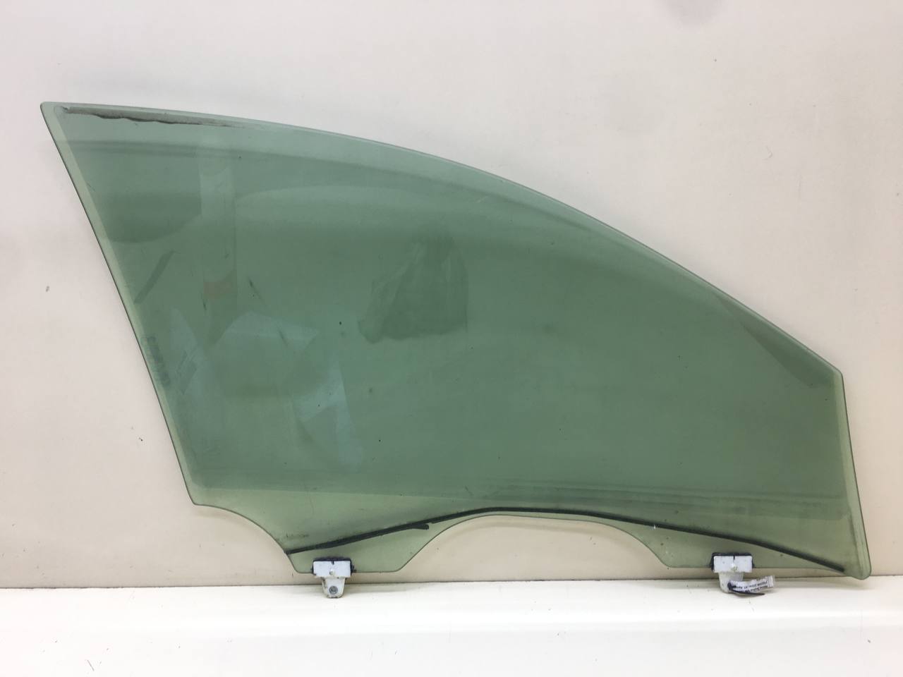 Стекло двери передней левой Nissan Skyline (V36) 2006-2014