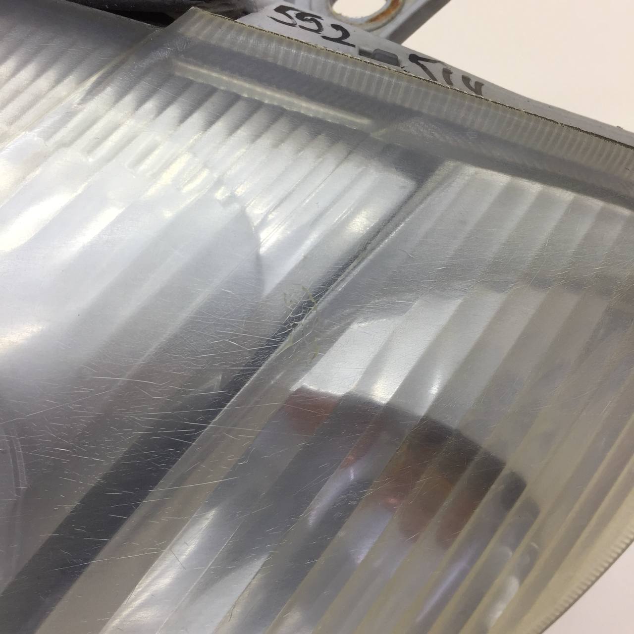 Фара левая Toyota Corolla E120 2001-2007