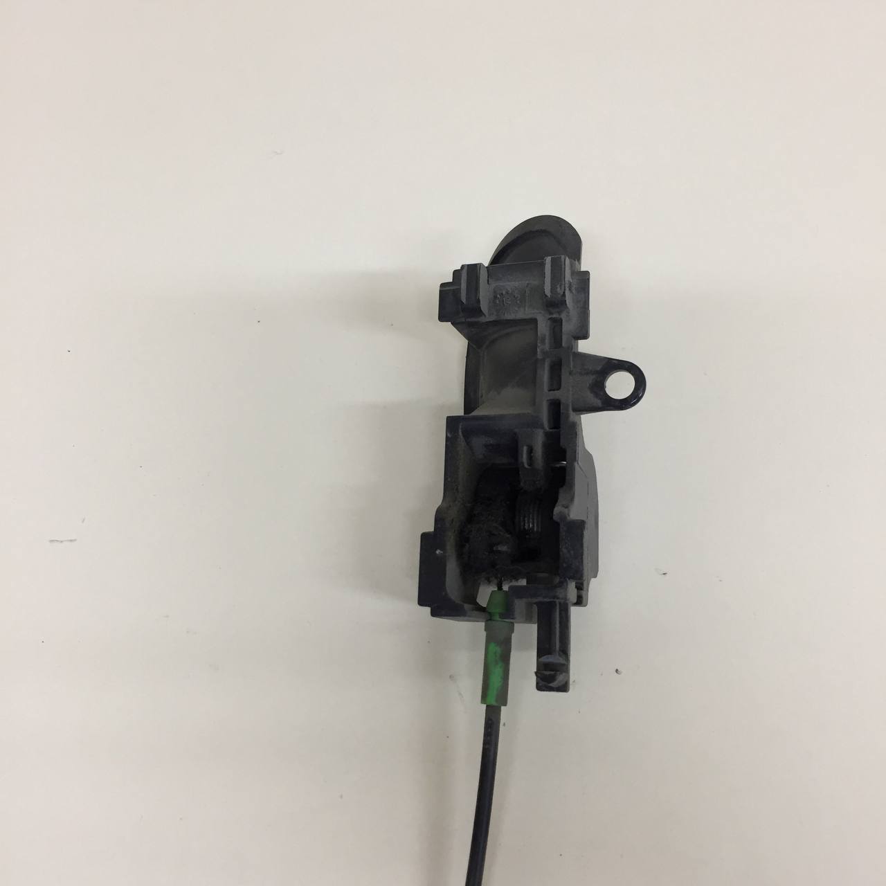 Замок двери задней левой Peugeot 107 2006-2014