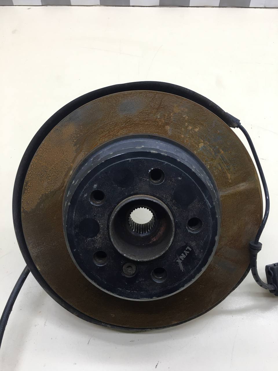 Кулак поворотный задний левый BMW X5 E53 2000-2007