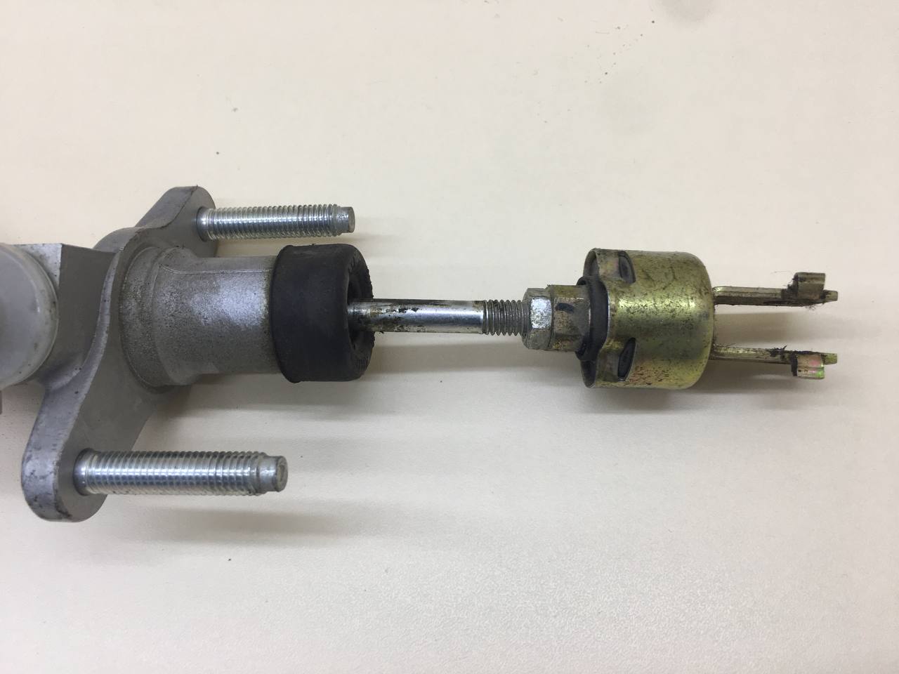 Цилиндр сцепления главный Toyota Camry (XV30) 2001-2006