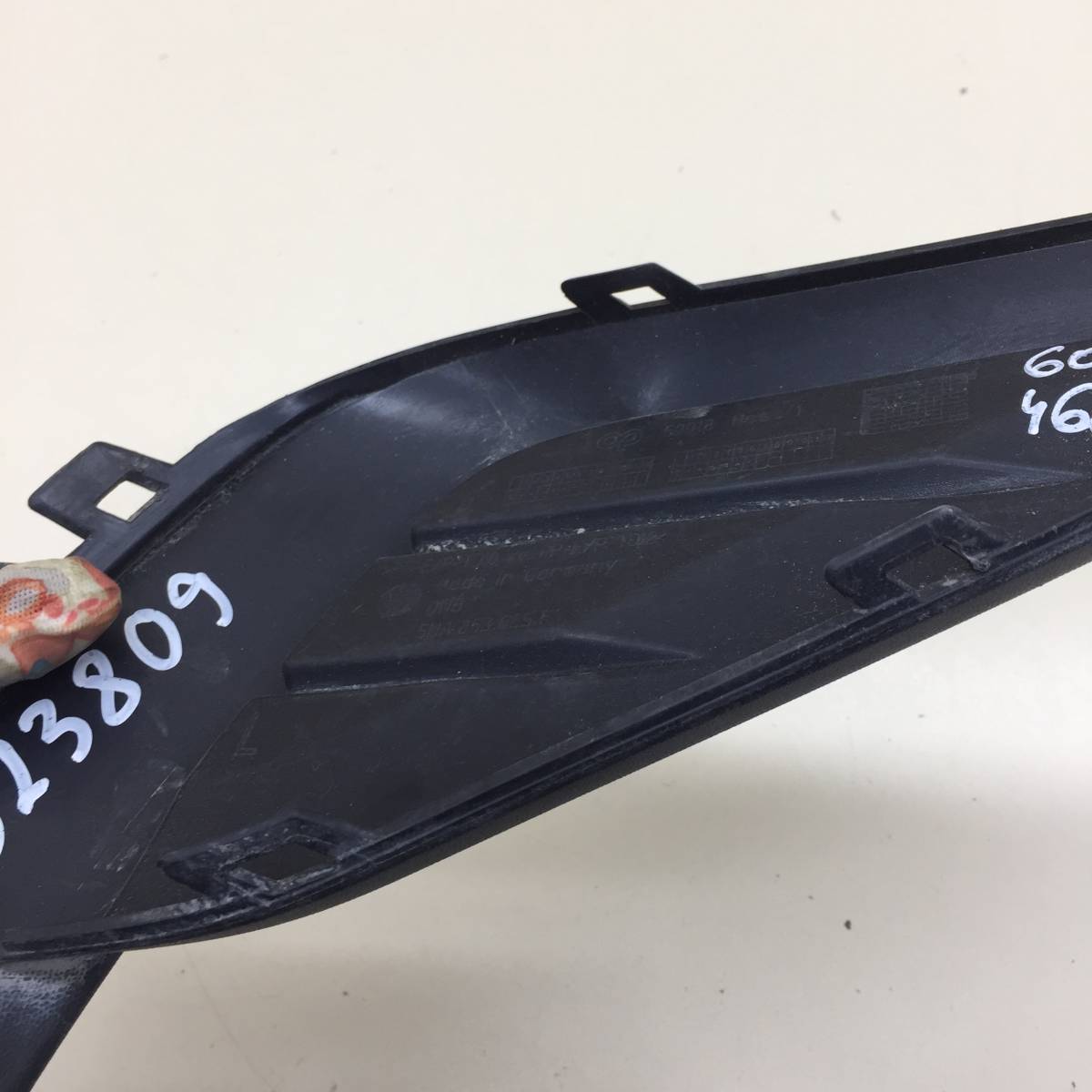 Накладка переднего бампера левая Volkswagen Tiguan 2017>