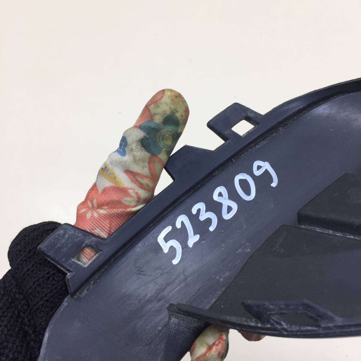 Накладка переднего бампера левая Volkswagen Tiguan 2017>