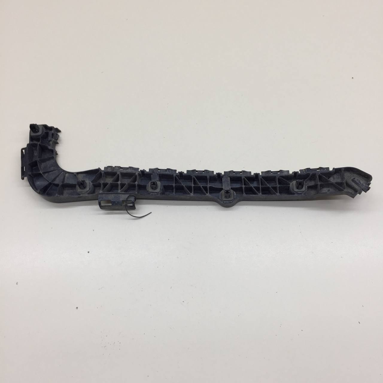 Кронштейн заднего бампера левый Jeep Grand Cherokee (WK2) 2010>