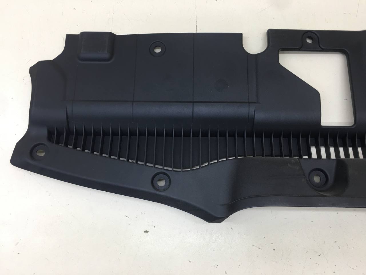 Кожух замка капота Subaru B9 Tribeca (WX/W10) 2004-2008