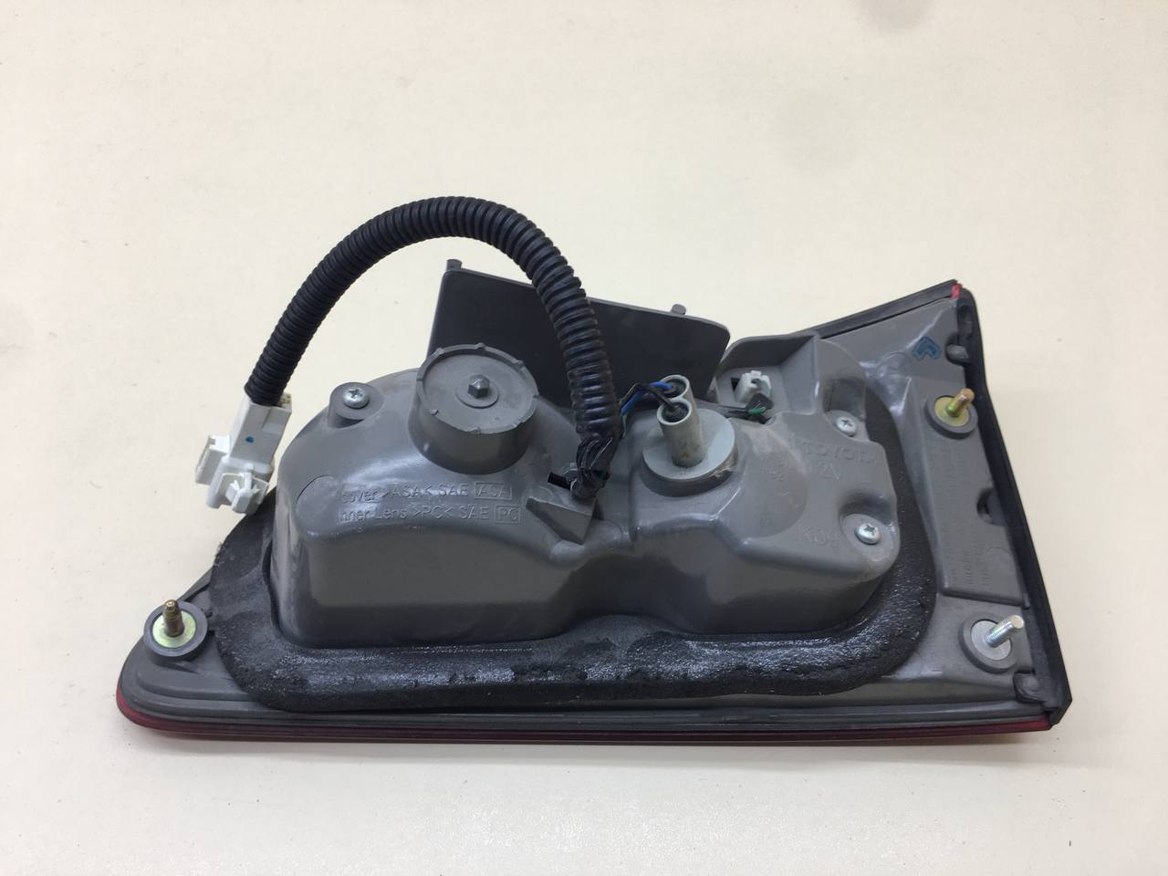 Фонарь задний внутренний левый Lexus IS 250/350 2005-2013