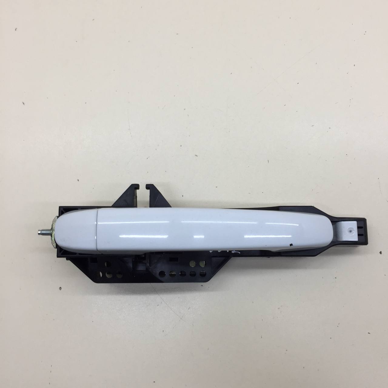 Ручка двери передней наружная правая Lada Vesta 2015>