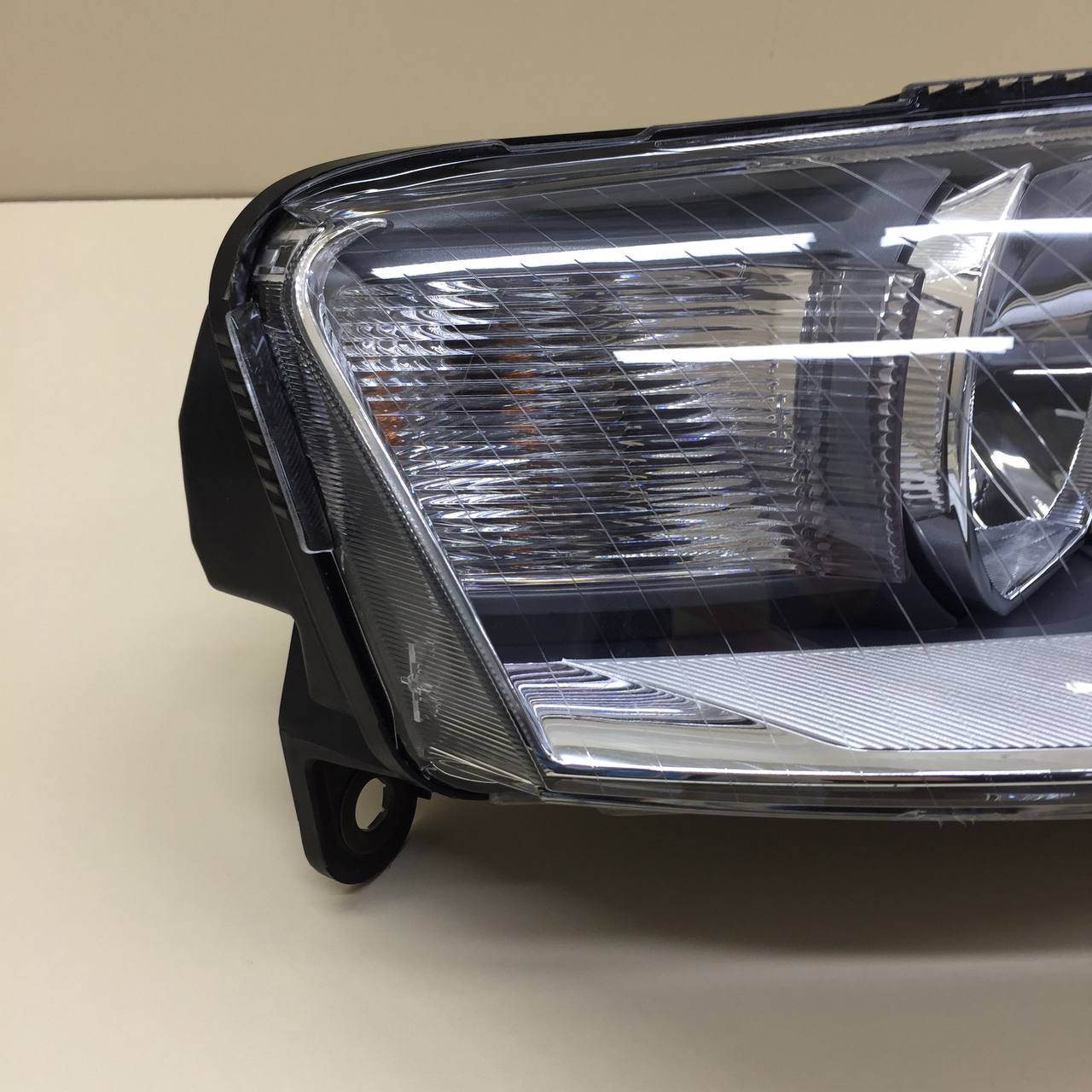 Фара правая Audi A6 (C6) 2005-2011