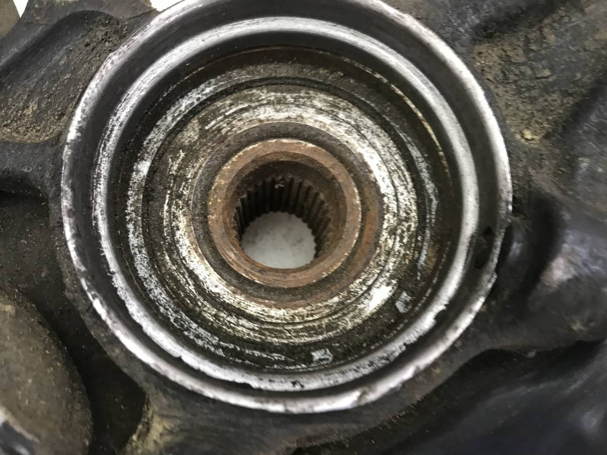 Кулак поворотный передний левый Toyota Crown (S170) 1999-2003