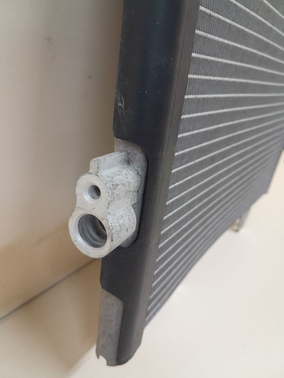 Радиатор кондиционера (конденсер) Peugeot 107 2006-2014