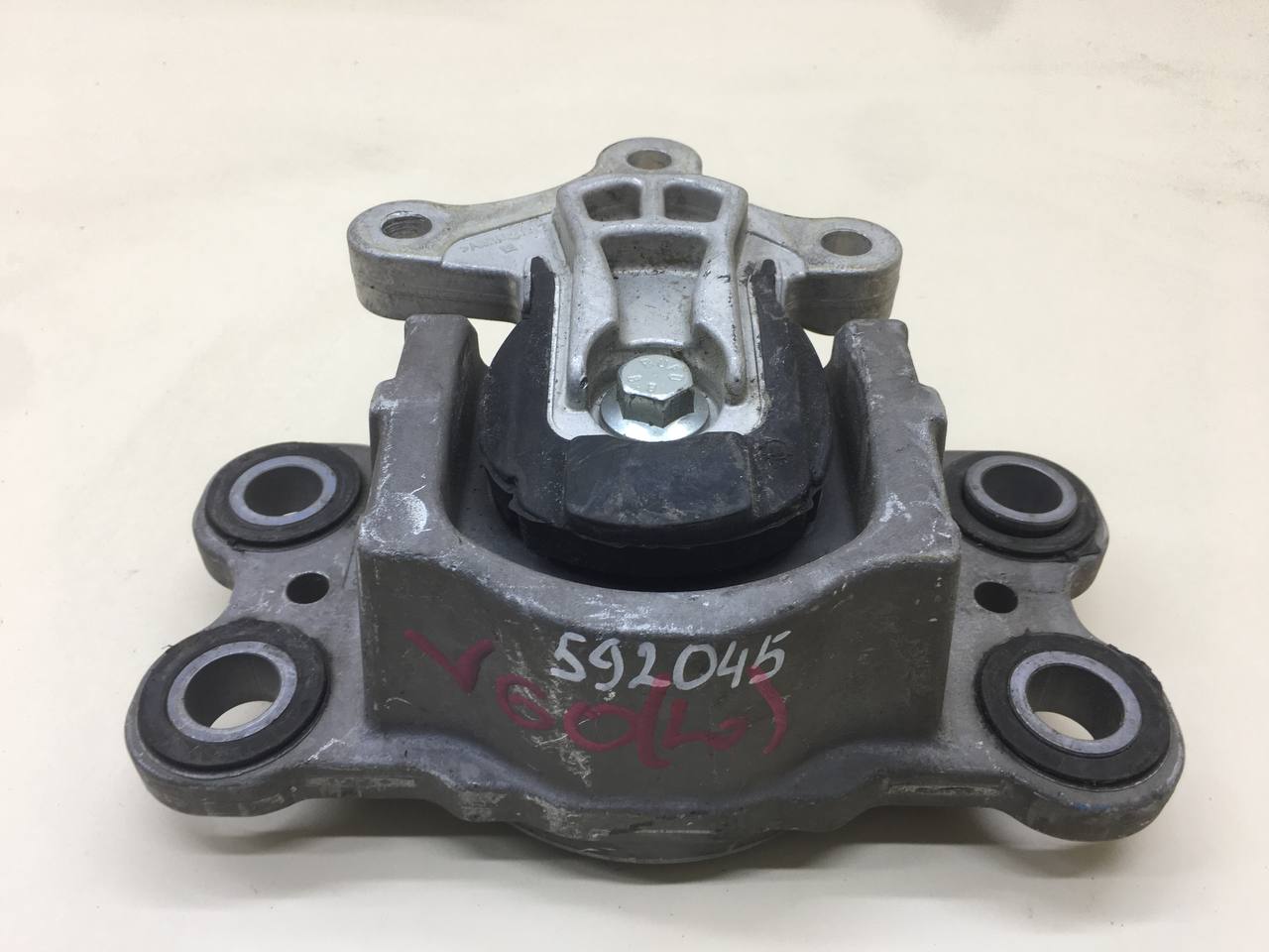 Опора двигателя левая Volvo V60 2010-2013