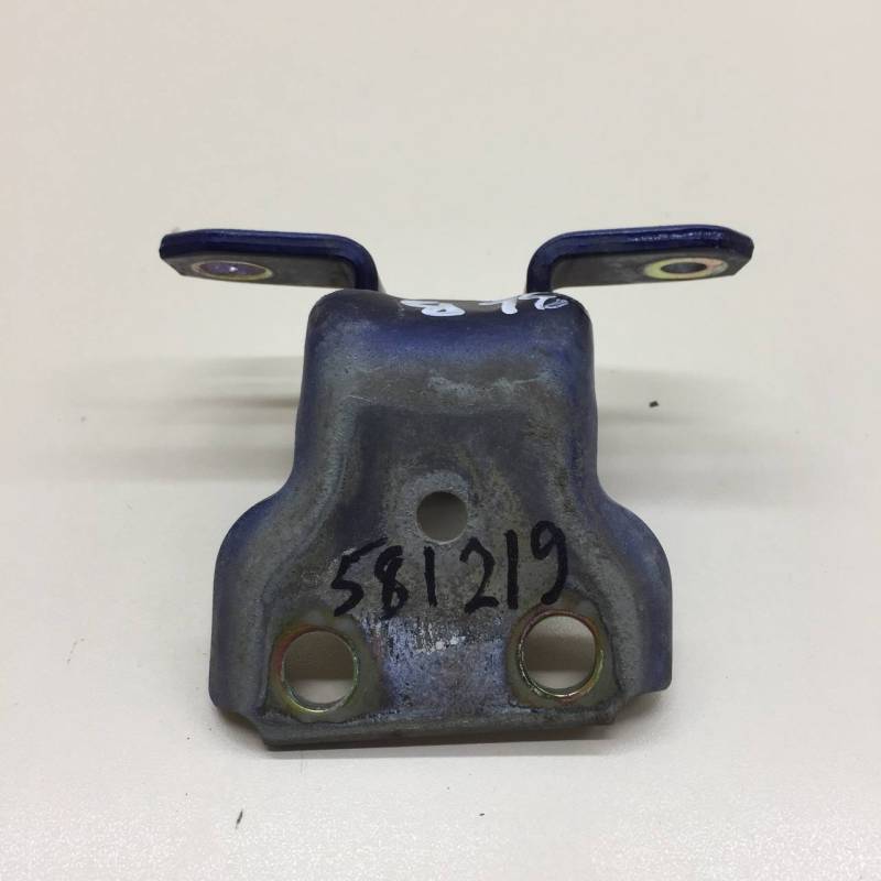 Петля двери задней левой верхняя Suzuki Liana 2001-2007