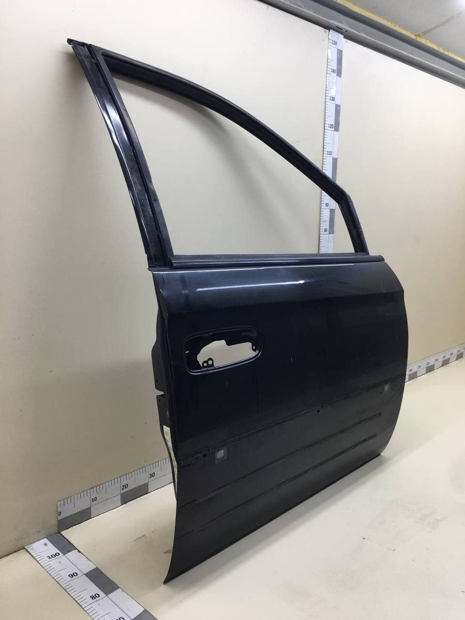 Дверь передняя правая Chrysler Voyager (RG) 2000-2004