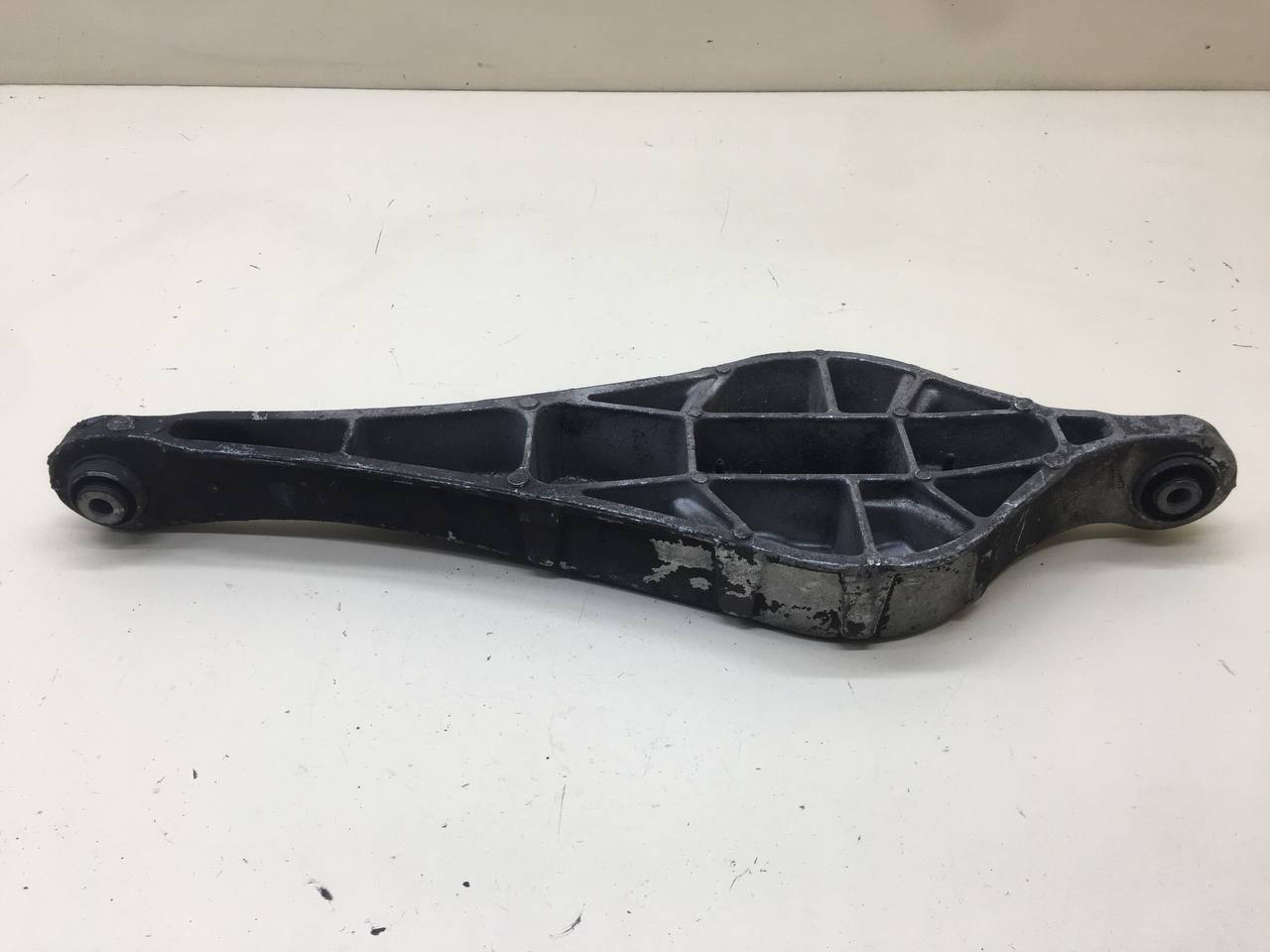 Рычаг задний нижний Volvo XC60 2008-2017