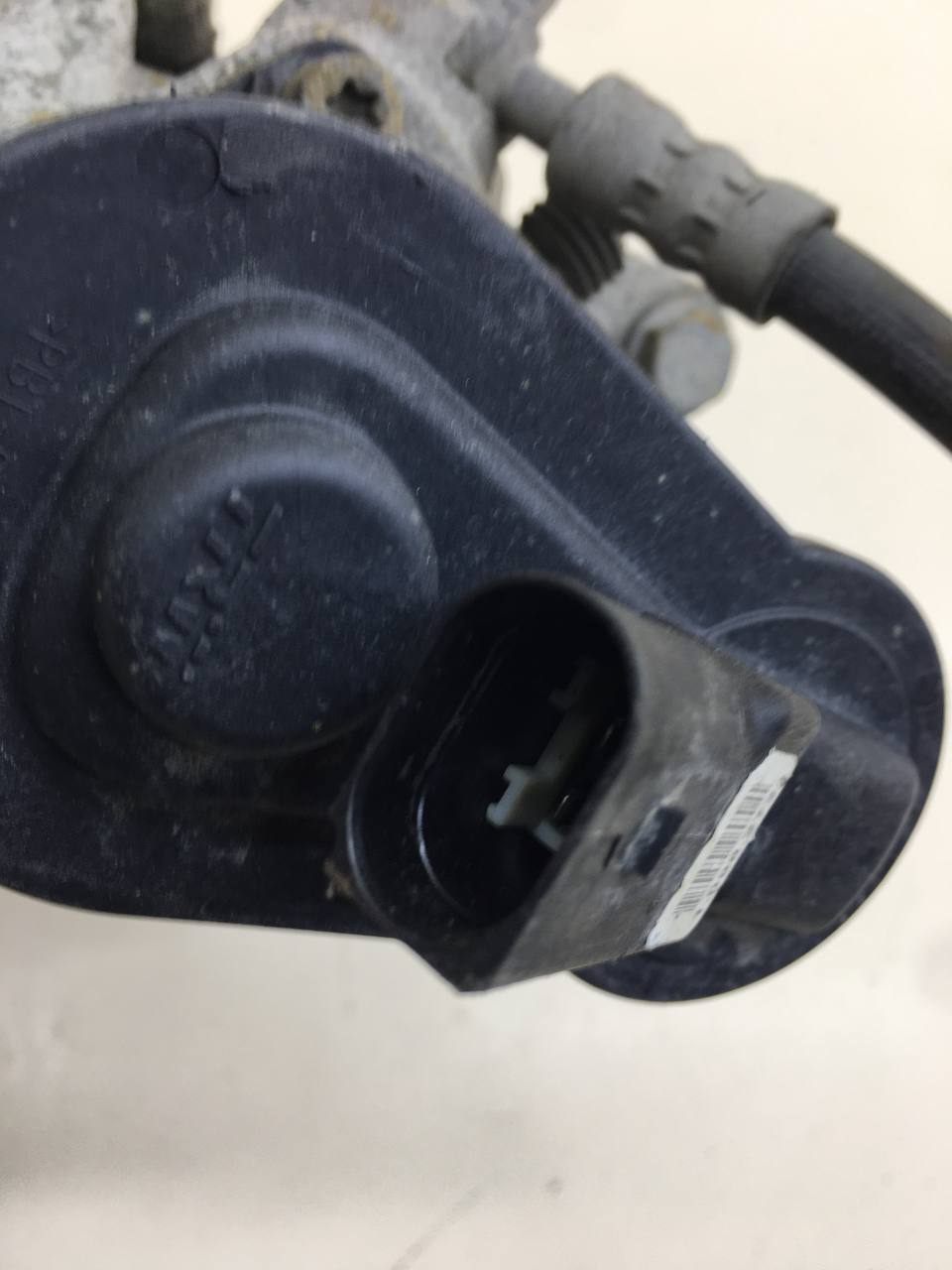 Суппорт задний правый Volkswagen Passat B7 2011-2015