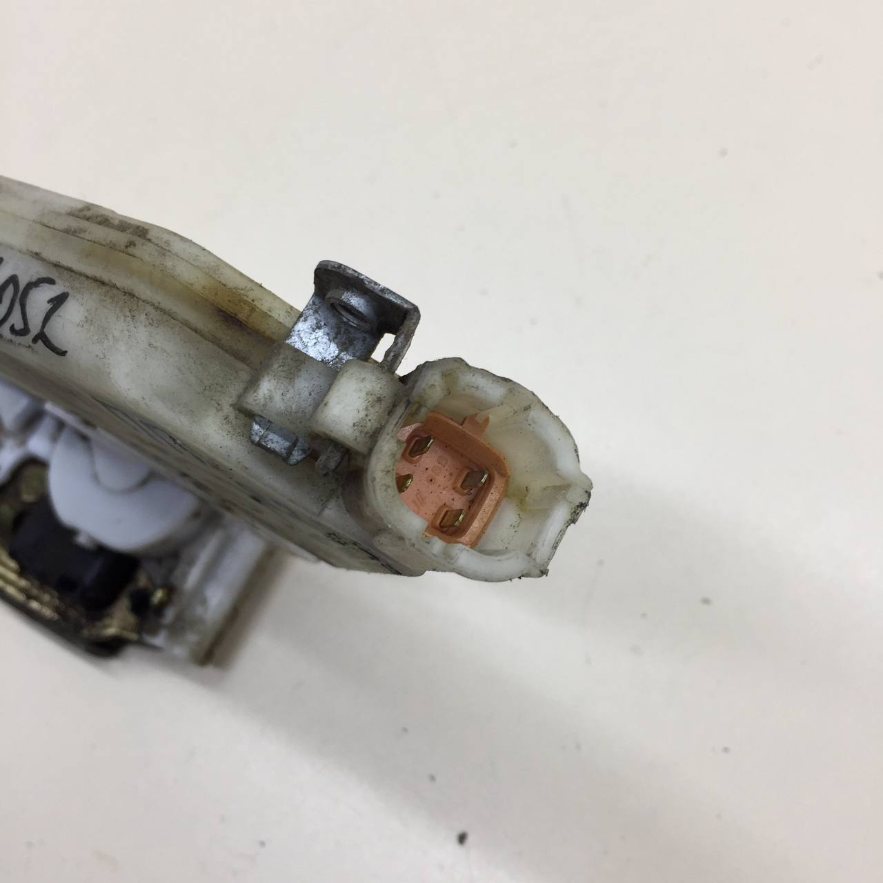 Замок двери передней правой Nissan Almera Classic (B10) 2006-2013