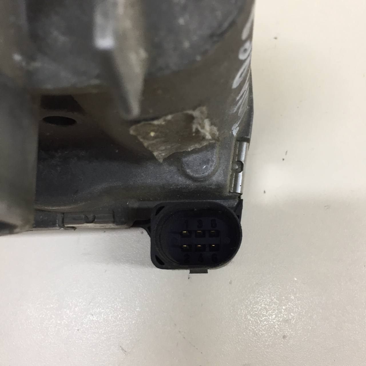 Заслонка дроссельная электрическая Audi Q7 (4L) 2005-2015