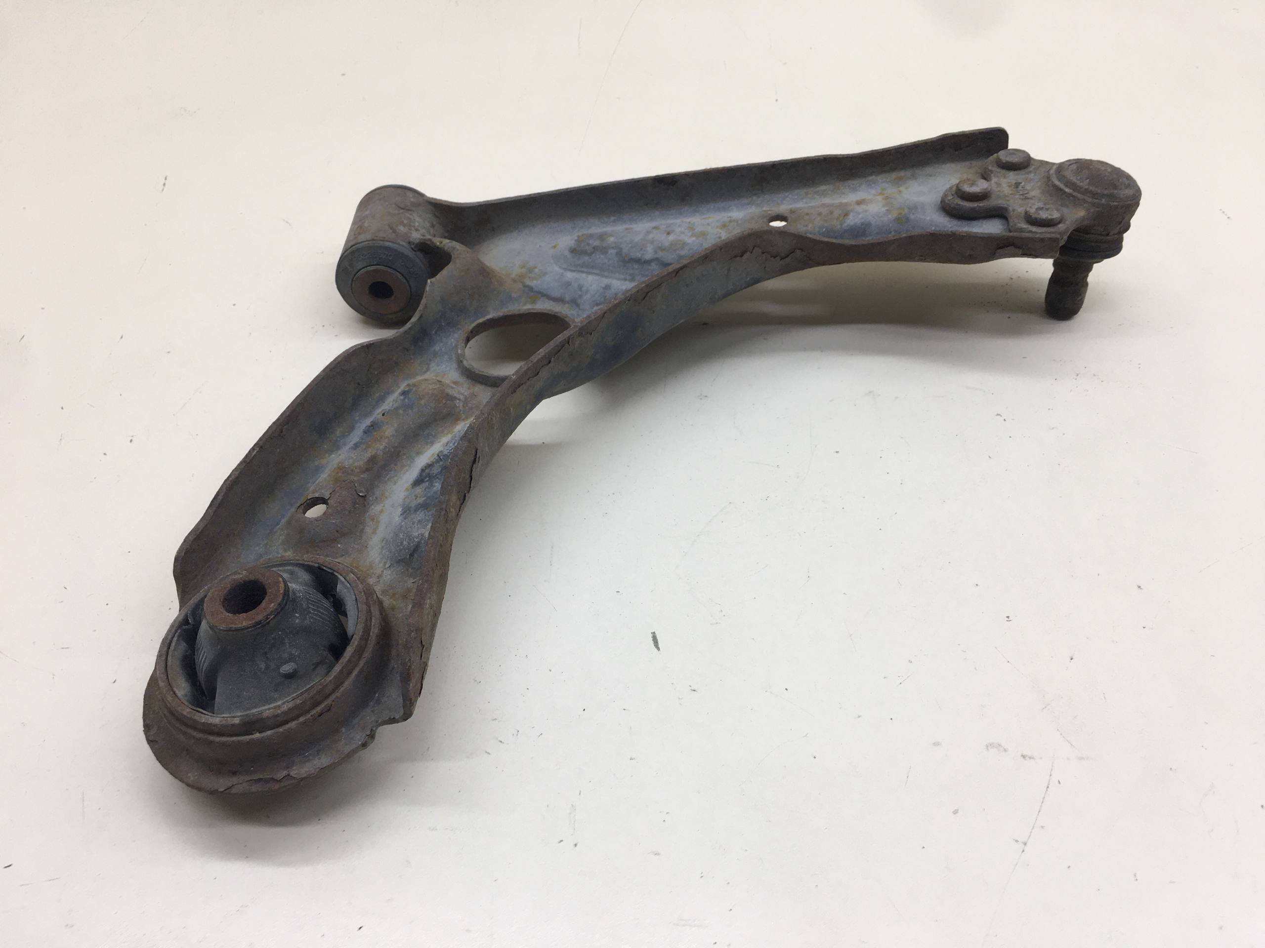 Рычаг передний левый Chevrolet Aveo T300 2011>