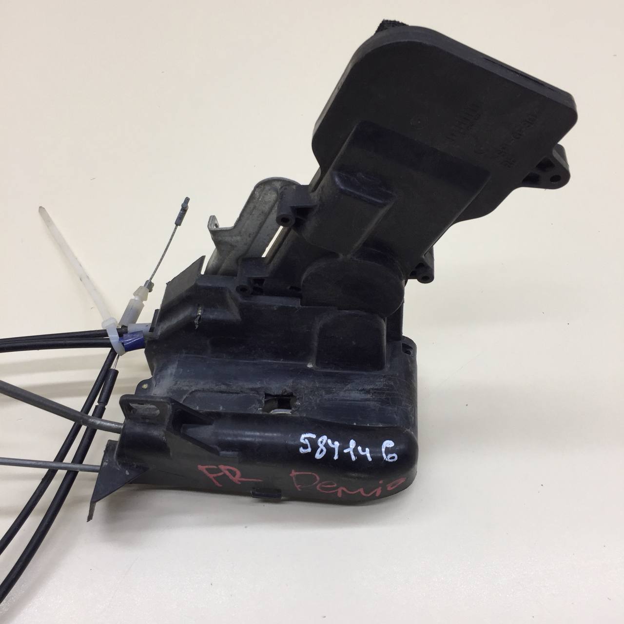 Замок двери передней правой Mazda Demio (DY) 2002-2007