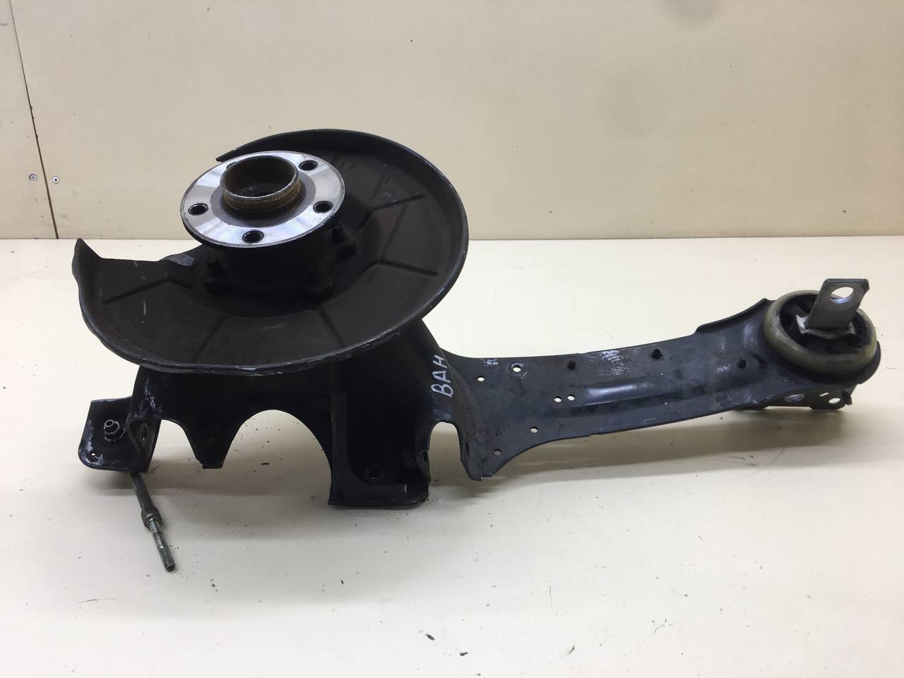 Рычаг задний продольный правый Volvo XC60 2008-2017