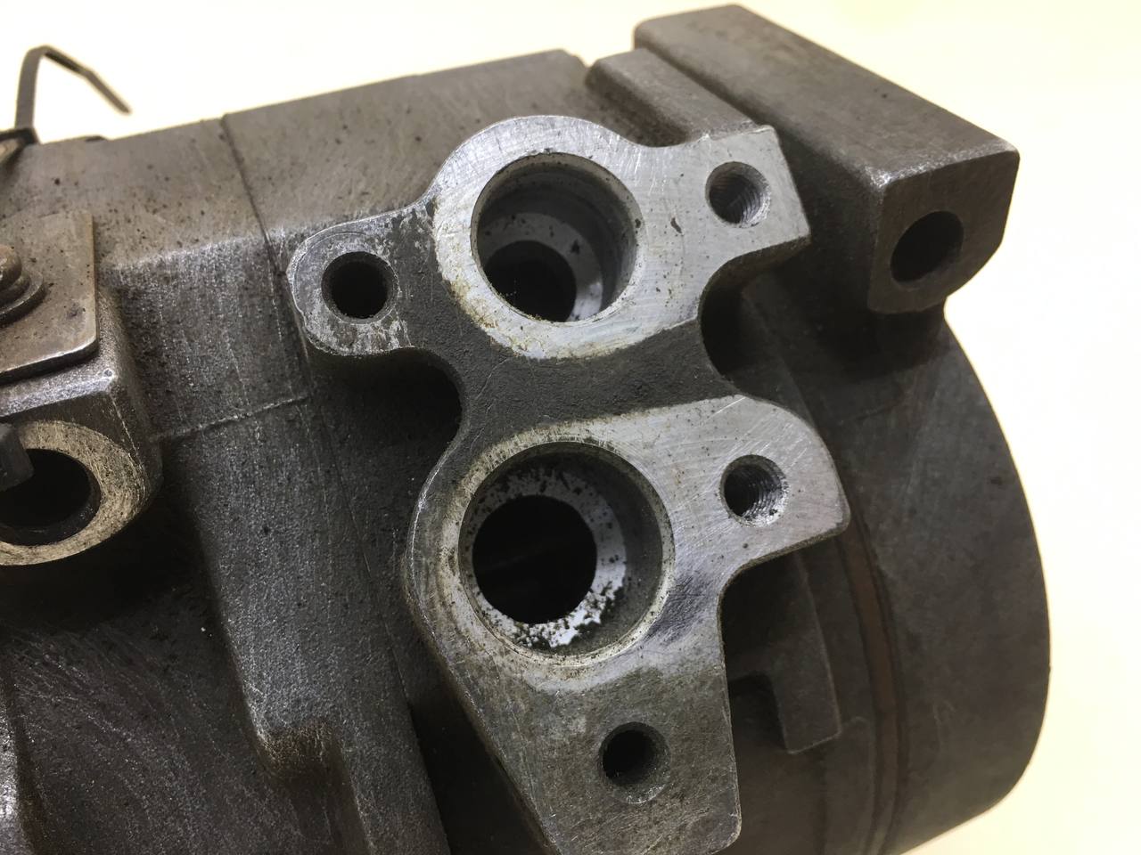 Компрессор системы кондиционирования Geely Emgrand EC7 2008>