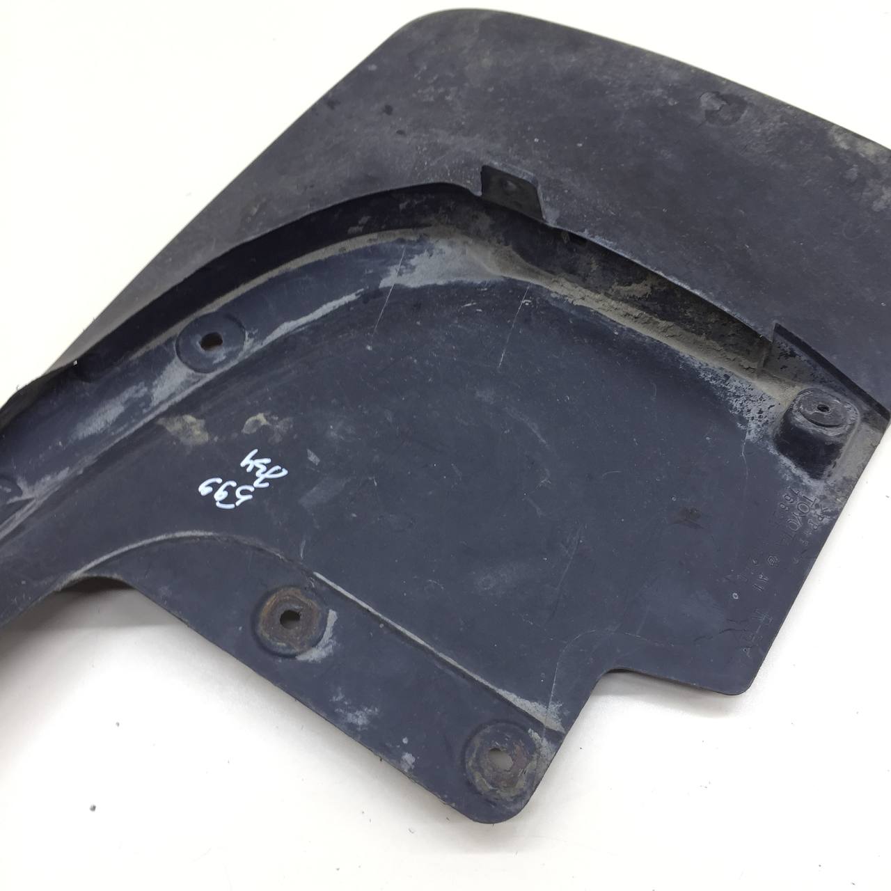 Брызговик задний правый Lexus LX570 (J200) 2007-2015