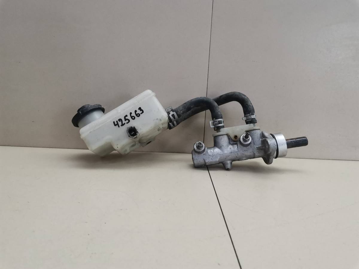 Цилиндр тормозной главный Toyota Ist (XP60) 2001-2007