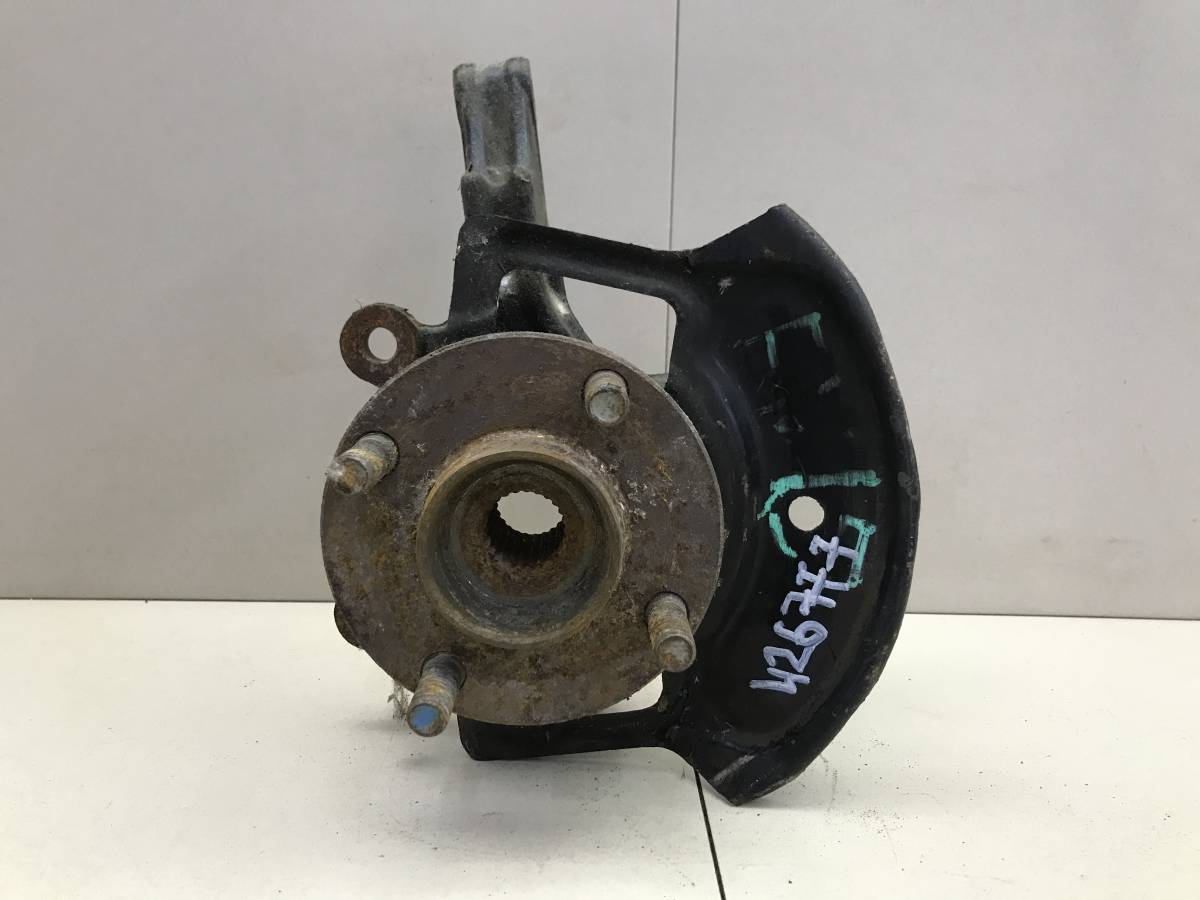 Кулак поворотный передний левый Nissan Pulsar (N15) 1995-2000