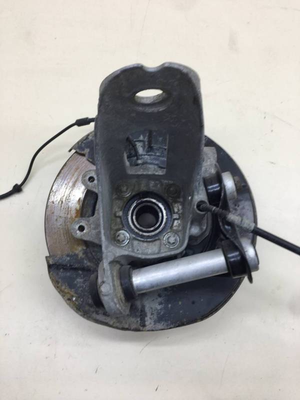 Кулак поворотный задний левый BMW X5 E53 2000-2007