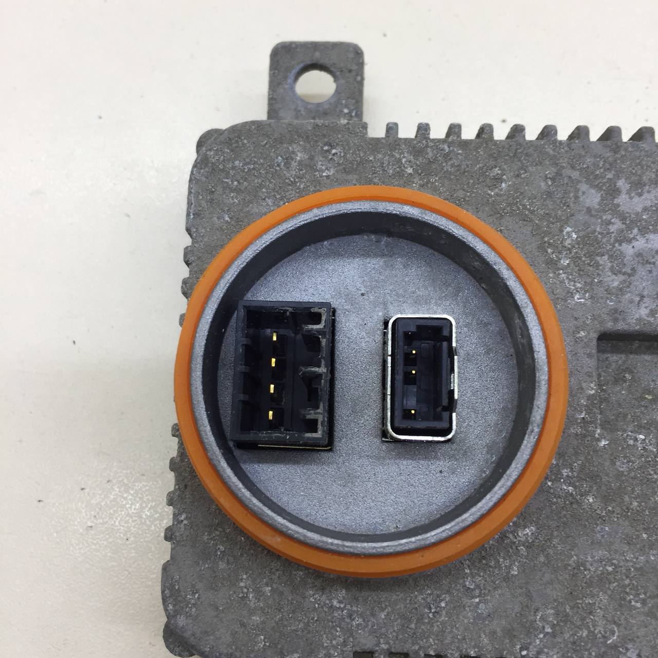 Блок ксеноновой лампы Volkswagen Passat B7 2011-2015