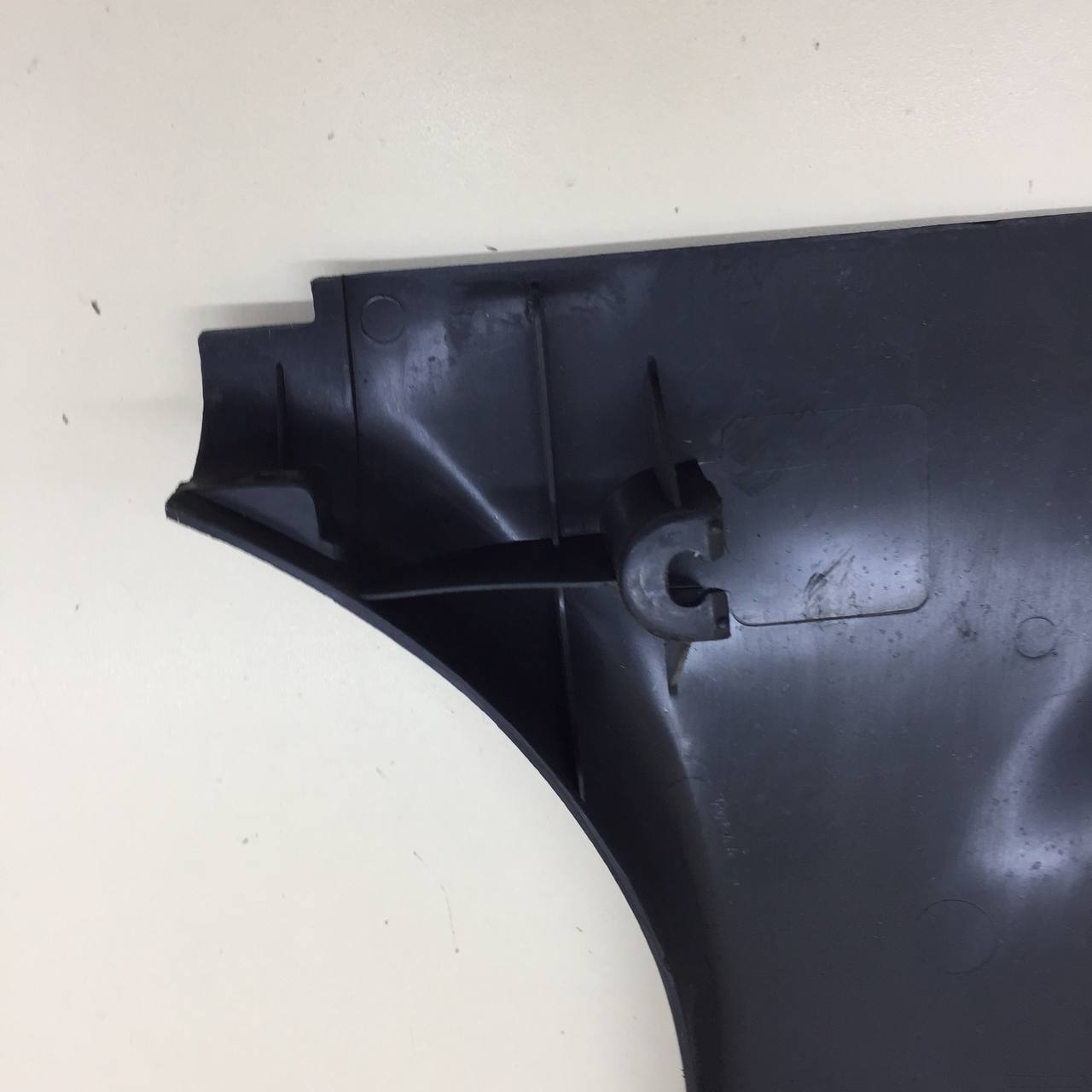 Обшивка стойки Toyota Corolla E120 2001-2007