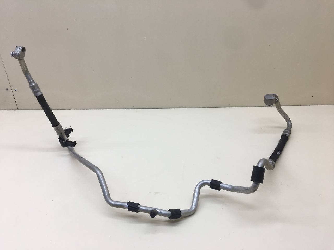 Трубка кондиционера Volkswagen Jetta (A5) 2006-2011