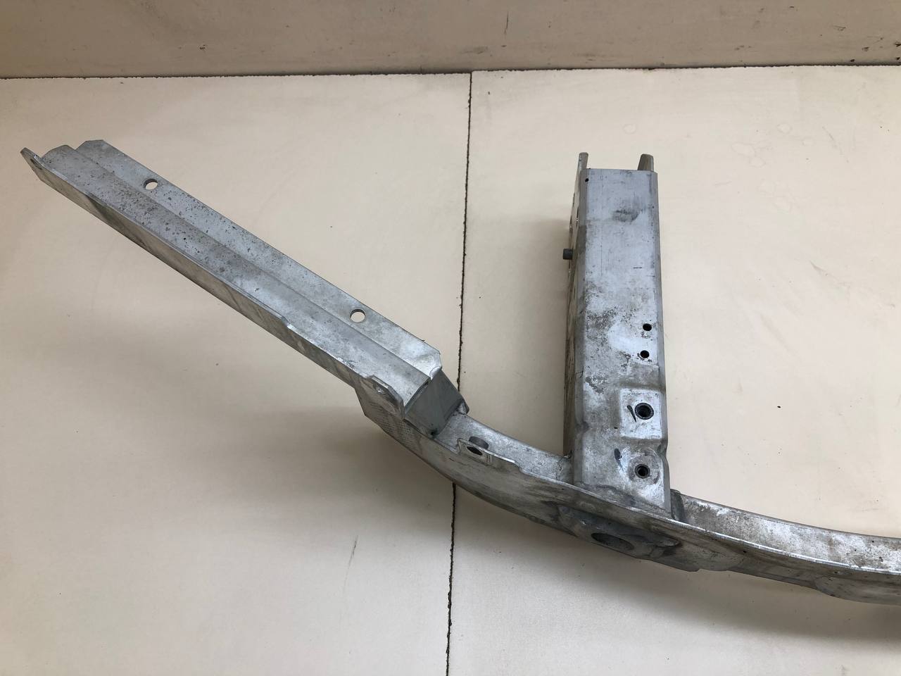 Усилитель переднего бампера BMW X7 G07 2018>