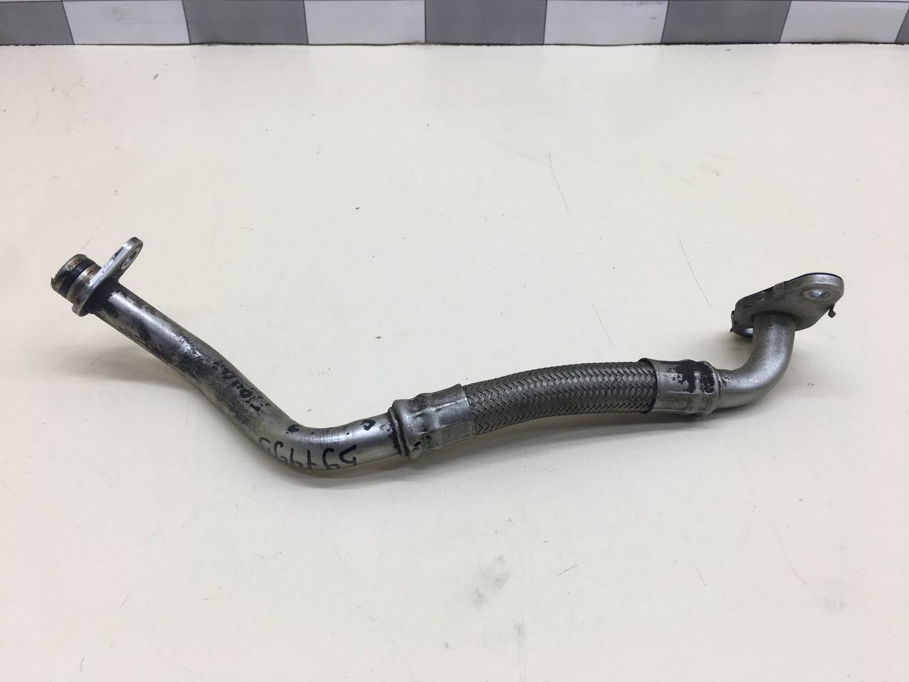 Трубка турбокомпрессора (турбины) Volkswagen Tiguan (5N2) 2011-2016