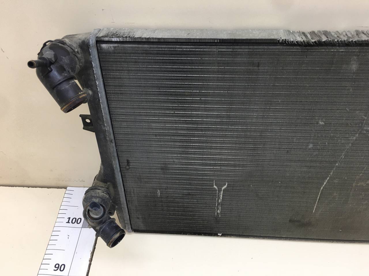 Радиатор охлаждения двигателя Volkswagen Passat B7 2011-2015