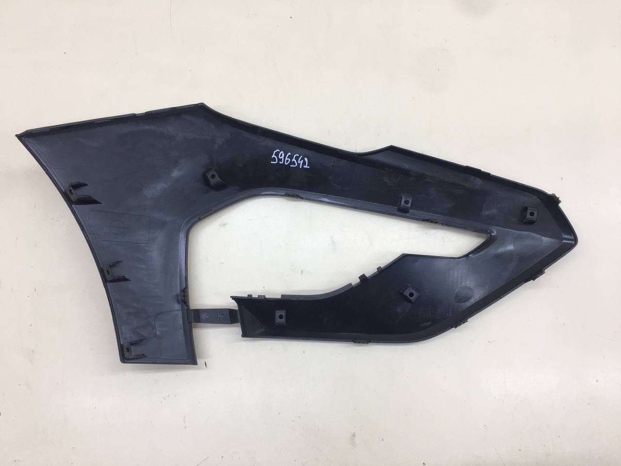 Накладка переднего бампера левая Lada Vesta SW Cross 2017>