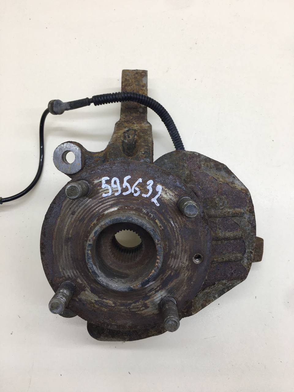 Кулак поворотный передний левый Chevrolet Lacetti (J200) 2003-2013