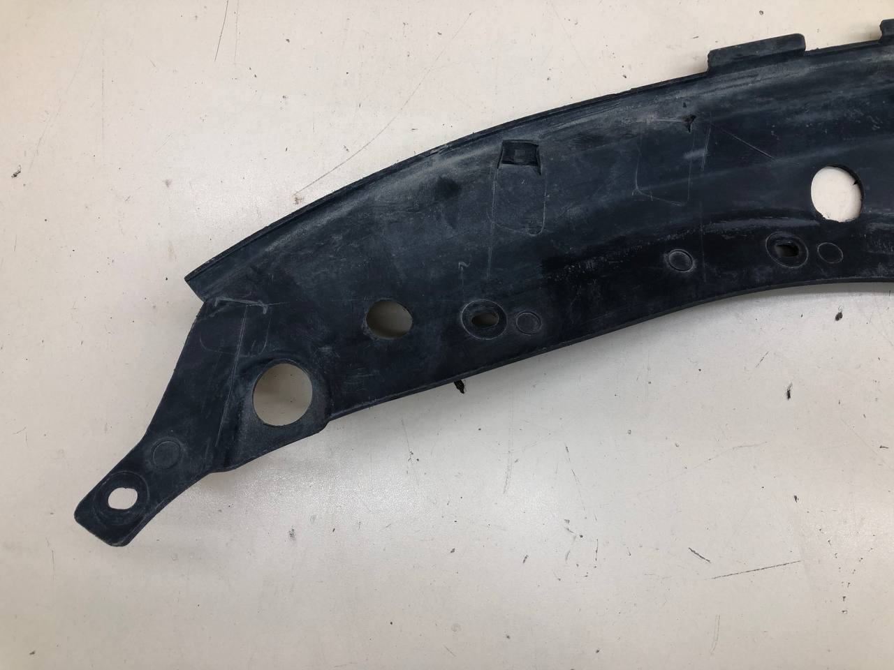 Кожух замка капота Hyundai Starex H1/Grand Starex 2007>